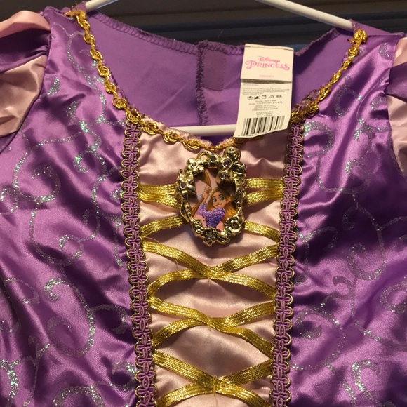 Rapunzel Disney dress - Picture 3 of 6